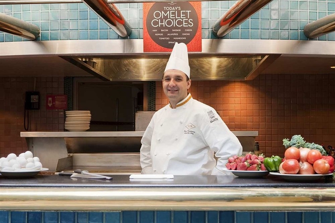 Imagen del bar/restaurante del Hotel Embassy Suites By Hilton Minneapolis Airport. Foto 2