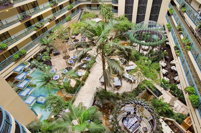 Imagen de los interiores del Hotel Embassy Suites By Hilton Minneapolis Airport. Foto 13