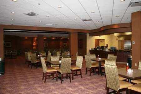Imagen general del Hotel Embassy Suites By Hilton Minneapolis North. Foto 4