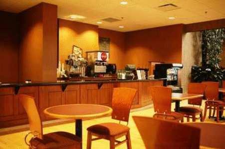 Imagen general del Hotel Embassy Suites By Hilton Minneapolis North. Foto 5