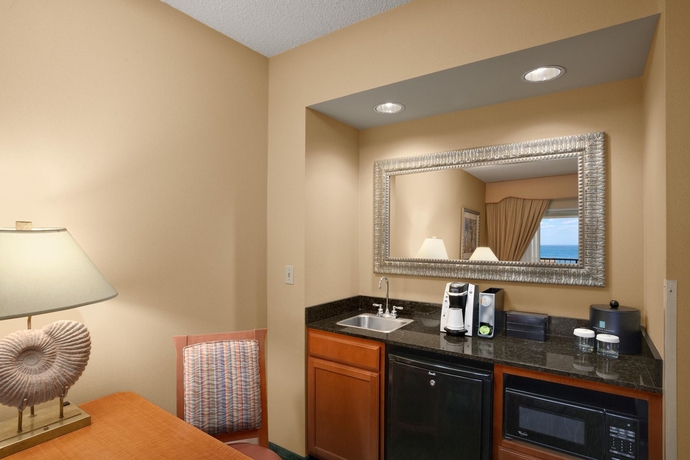 Imagen de la habitación del Hotel Embassy Suites By Hilton Monterey Bay Seaside. Foto 6