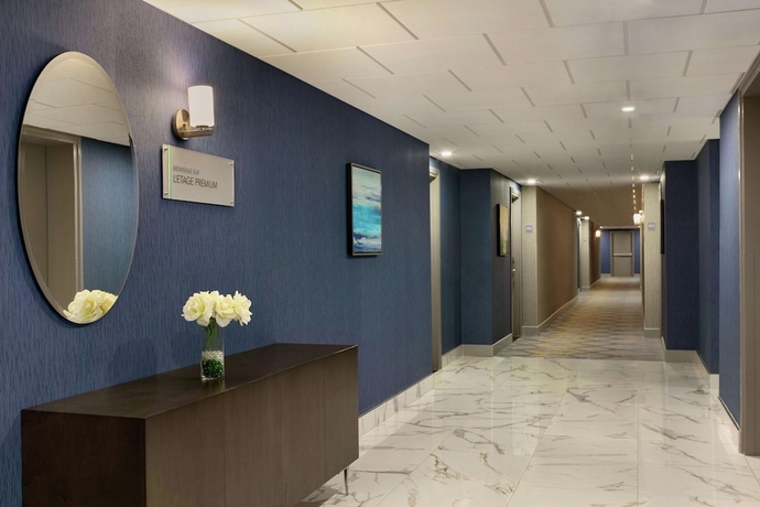 Imagen de la habitación del Hotel Embassy Suites By Hilton Montreal Airport. Foto 13