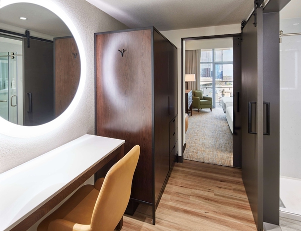 Imagen de la habitación del Hotel Embassy Suites By Hilton Nashville Downtown. Foto 6