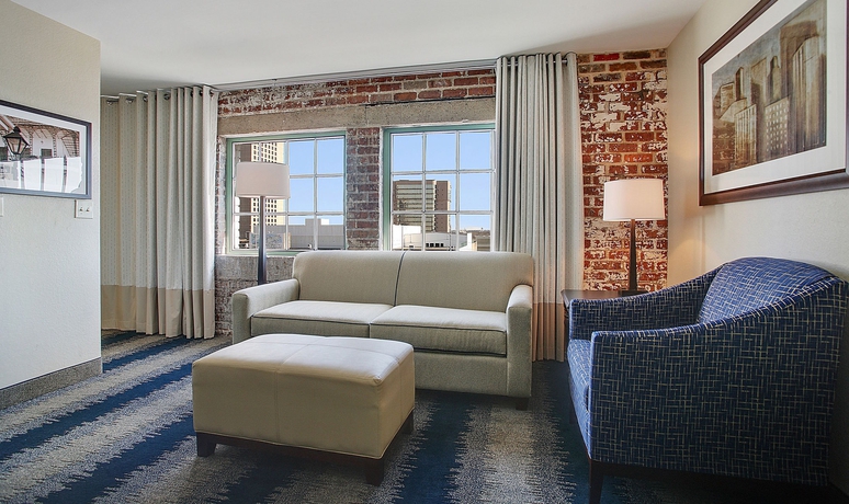 Imagen de los interiores del Hotel Embassy Suites By Hilton New Orleans. Foto 10