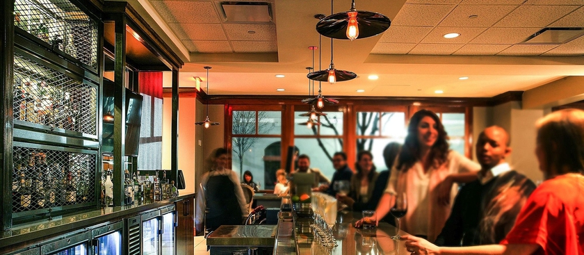 Imagen del bar/restaurante del Hotel Embassy Suites By Hilton New Orleans. Foto 3