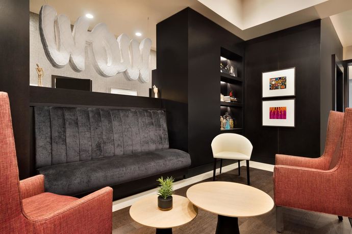 Imagen de los interiores del Hotel Embassy Suites By Hilton New York Manhattan Times Square. Foto 9