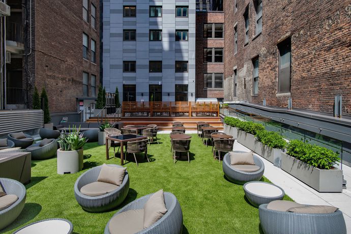 Imagen del bar/restaurante del Hotel Embassy Suites By Hilton New York Manhattan Times Square. Foto 4