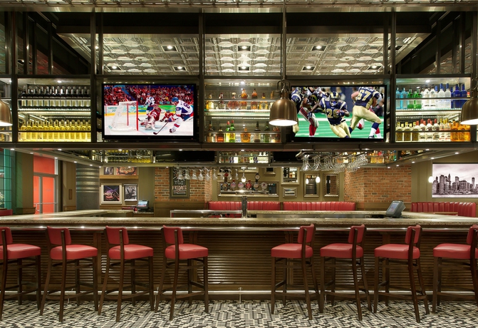 Imagen del bar/restaurante del Hotel Embassy Suites By Hilton Niagara Falls Fallsview. Foto 3