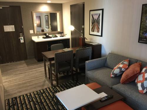 Imagen de la habitación del Hotel Embassy Suites By Hilton Noblesville Indianapolis Convention Center. Foto 3