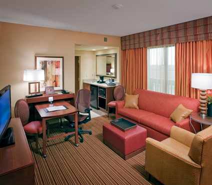 Imagen de la habitación del Hotel Embassy Suites By Hilton Norman and Conference Center. Foto 2