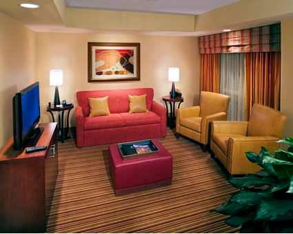 Imagen de la habitación del Hotel Embassy Suites By Hilton Norman and Conference Center. Foto 5