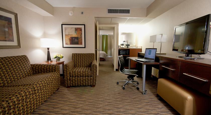 Imagen general del Hotel Embassy Suites By Hilton Oklahoma City Will Rogers Airport. Foto 2