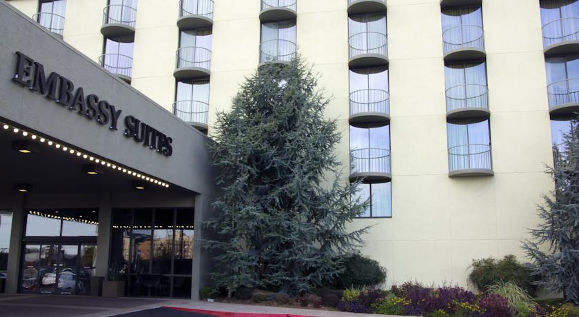 Imagen general del Hotel Embassy Suites By Hilton Oklahoma City Will Rogers Airport. Foto 8