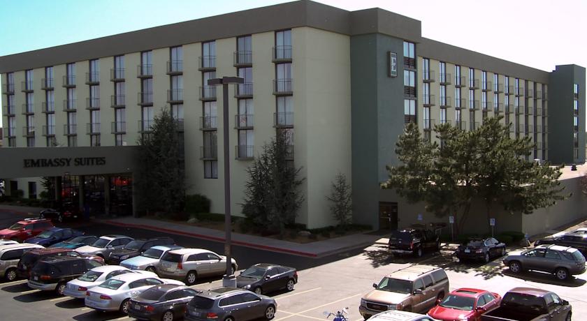 Imagen general del Hotel Embassy Suites By Hilton Oklahoma City Will Rogers Airport. Foto 17