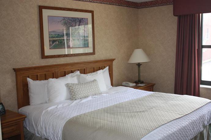 Imagen de la habitación del Hotel Embassy Suites By Hilton Omaha Downtown Old Market. Foto 4