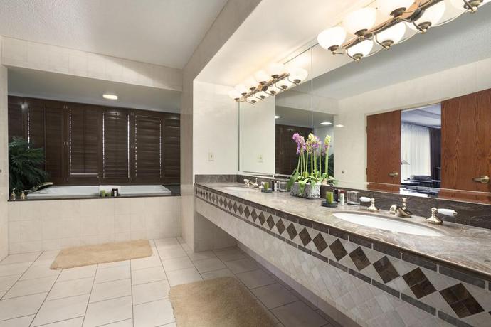 Imagen de la habitación del Hotel Embassy Suites By Hilton Omaha Downtown Old Market. Foto 6