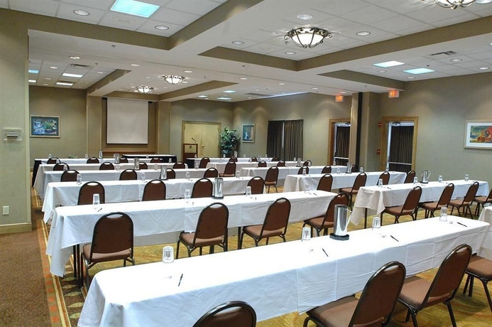 Imagen de los interiores del Hotel Embassy Suites By Hilton Orlando Airport. Foto 11