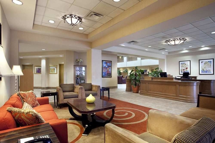 Imagen de los interiores del Hotel Embassy Suites By Hilton Orlando Airport. Foto 13