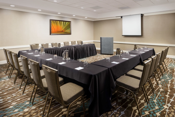 Imagen de los interiores del Hotel Embassy Suites By Hilton Orlando Lake Buena Vista Resort. Foto 10