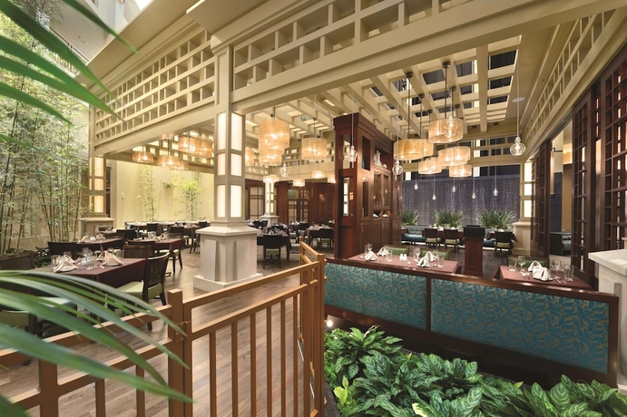 Imagen de los interiores del Hotel Embassy Suites By Hilton Orlando Lake Buena Vista South. Foto 15