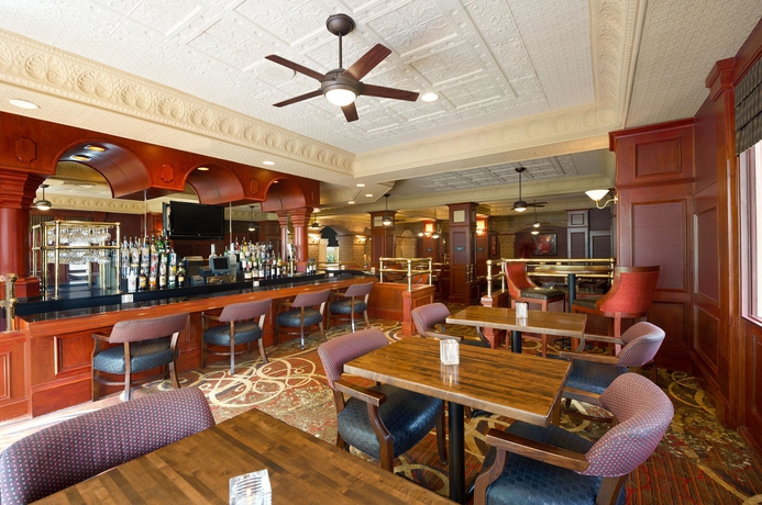 Imagen del bar/restaurante del Hotel Embassy Suites By Hilton Orlando North. Foto 4