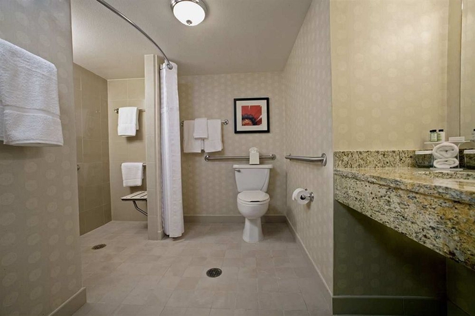 Imagen de la habitación del Hotel Embassy Suites By Hilton Palm Desert. Foto 4