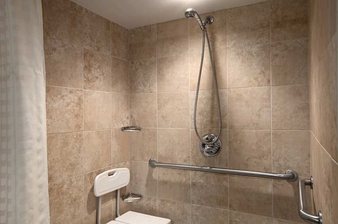 Imagen de la habitación del Hotel Embassy Suites By Hilton Philadelphia Airport. Foto 6