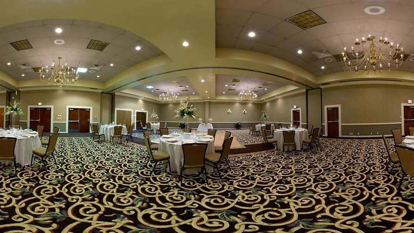 Imagen de los interiores del Hotel Embassy Suites By Hilton Philadelphia Airport. Foto 10