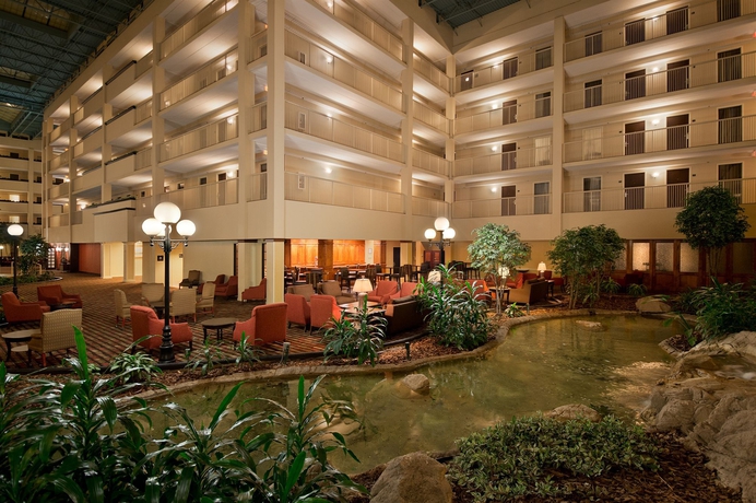 Imagen de los interiores del Hotel Embassy Suites By Hilton Philadelphia Airport. Foto 11