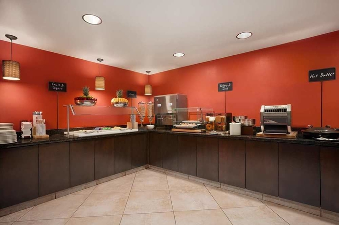 Imagen del bar/restaurante del Hotel Embassy Suites By Hilton Philadelphia Airport. Foto 4