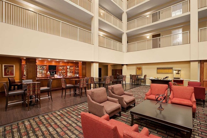 Imagen de los interiores del Hotel Embassy Suites By Hilton Philadelphia Airport. Foto 15