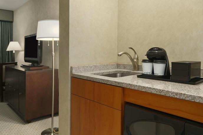 Imagen de la habitación del Hotel Embassy Suites By Hilton Philadelphia Valley Forge. Foto 3