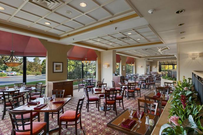 Imagen de los interiores del Hotel Embassy Suites By Hilton Philadelphia Valley Forge. Foto 10
