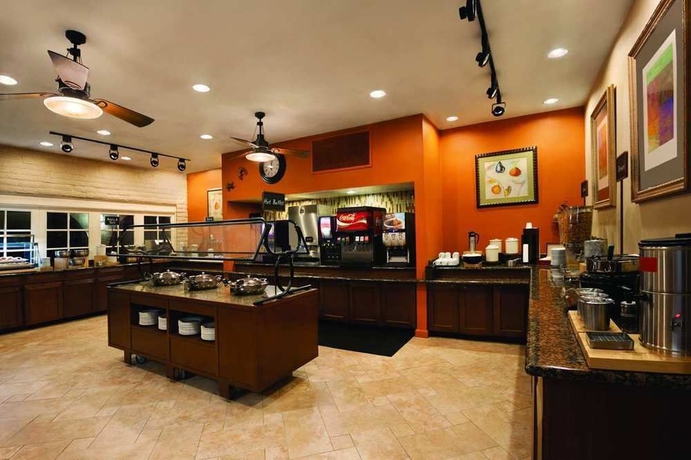Imagen del bar/restaurante del Hotel Embassy Suites By Hilton Phoenix Airport. Foto 5