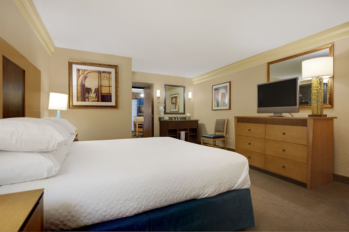 Imagen de la habitación del Hotel Embassy Suites By Hilton Phoenix Biltmore. Foto 5