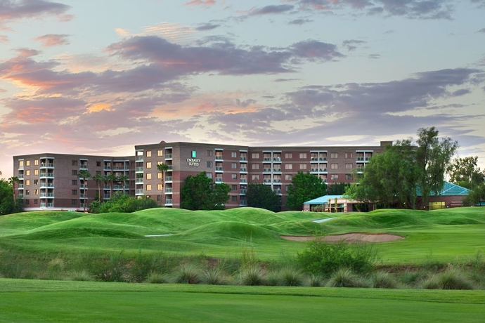 Imagen de los exteriores del Hotel Embassy Suites By Hilton Phoenix Scottsdale. Foto 8