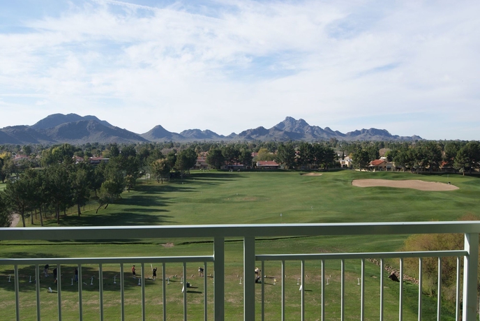 Imagen de los exteriores del Hotel Embassy Suites By Hilton Phoenix Scottsdale. Foto 9