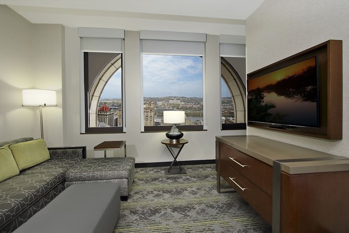 Imagen de la habitación del Hotel Embassy Suites By Hilton Pittsburgh Downtown. Foto 7
