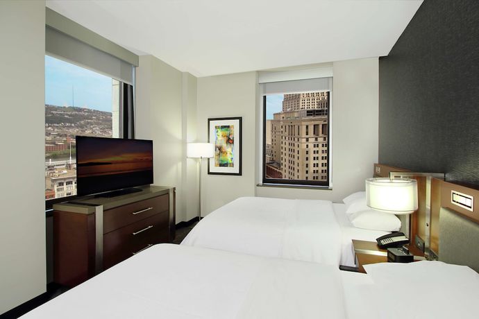 Imagen de la habitación del Hotel Embassy Suites By Hilton Pittsburgh Downtown. Foto 9