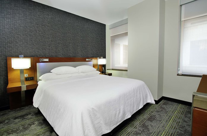 Imagen de la habitación del Hotel Embassy Suites By Hilton Pittsburgh Downtown. Foto 10
