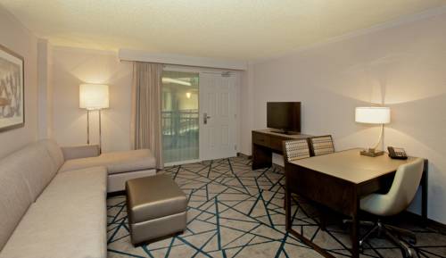Imagen de la habitación del Hotel Embassy Suites By Hilton Portland Washington Square. Foto 3