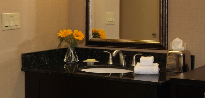 Imagen de la habitación del Hotel Embassy Suites By Hilton Raleigh Crabtree. Foto 7