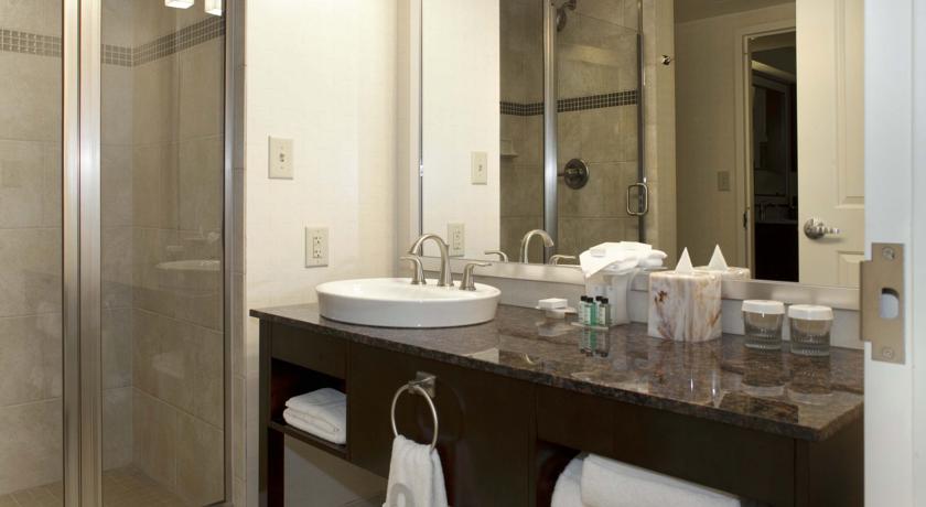Imagen de la habitación del Hotel Embassy Suites By Hilton Raleigh Durham Airport Brier Creek. Foto 6