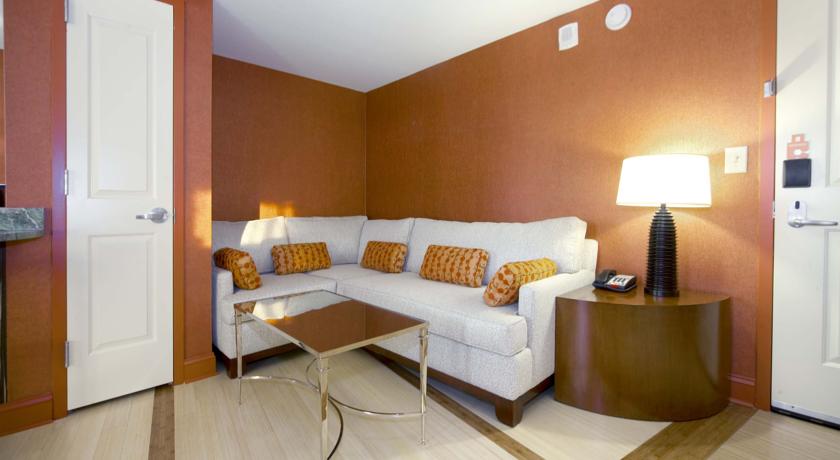 Imagen de los exteriores del Hotel Embassy Suites By Hilton Raleigh Durham Airport Brier Creek. Foto 8
