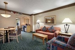 Imagen de la habitación del Hotel Embassy Suites By Hilton Raleigh Durham Research Triangle. Foto 5