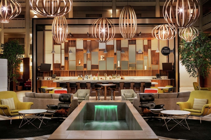Imagen de los interiores del Hotel Embassy Suites By Hilton Richmond. Foto 17
