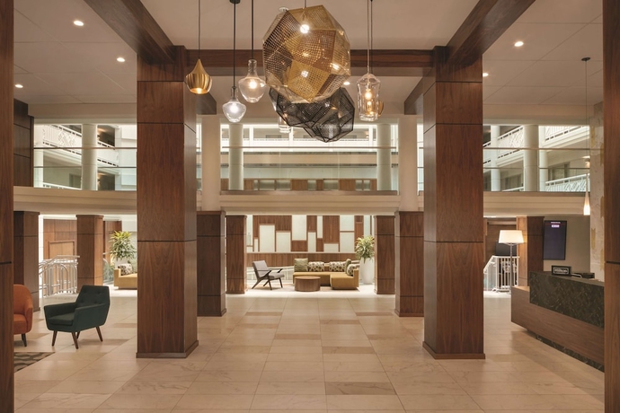 Imagen de los interiores del Hotel Embassy Suites By Hilton Richmond. Foto 18
