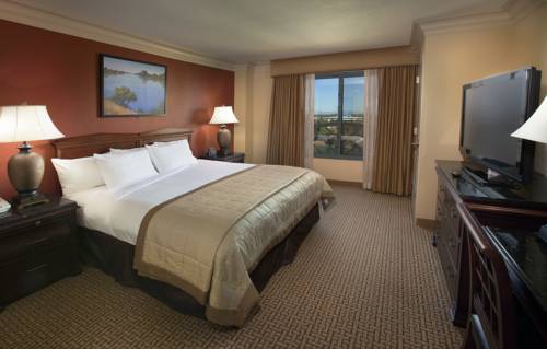 Imagen de la habitación del Hotel Embassy Suites By Hilton Sacramento Riverfront Promenade. Foto 4
