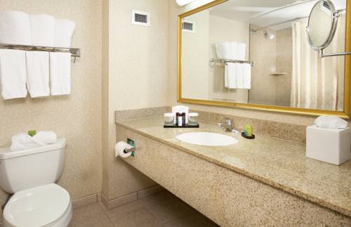 Imagen de la habitación del Hotel Embassy Suites By Hilton Sacramento Riverfront Promenade. Foto 5