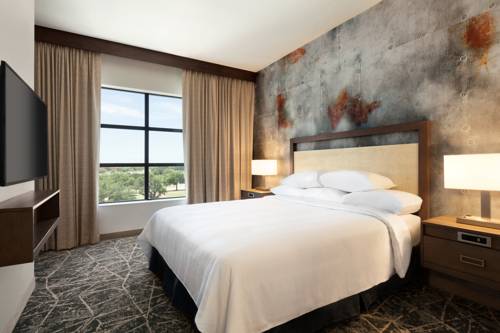 Imagen de la habitación del Hotel Embassy Suites By Hilton San Antonio Brooks and Spa. Foto 5